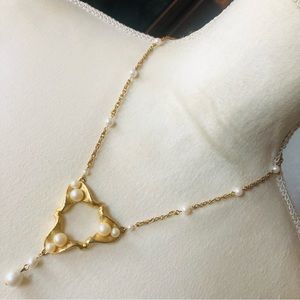 Vintage 1970’s Tortolani Crislu triangle pendant pearl chain necklace